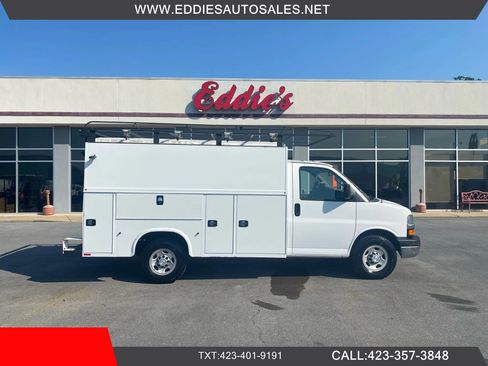 Used 2016 Chevrolet Express 3500 image 1