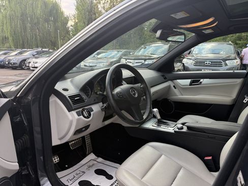 Used 2010 Mercedes-Benz C 300 4MATIC Sedan image 8