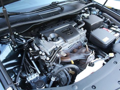 Used 2013 Toyota Camry SE FWD image 29