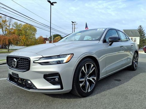 Used 2024 Volvo S60 B5 Plus image 4