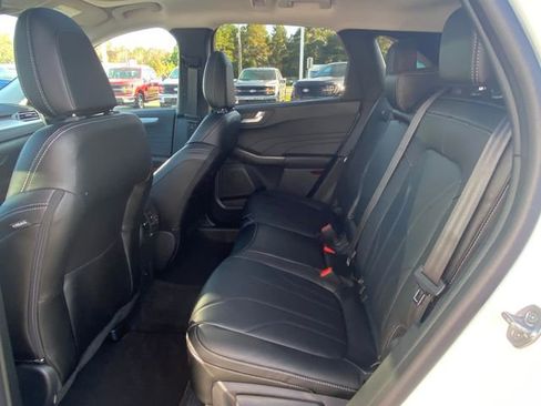 New 2025 Ford Escape SE w/ PHEV Premium Package image 18