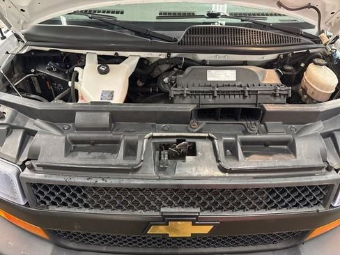 Used 2022 Chevrolet Express 2500 w/ Driver Convenience Package RWD image 27