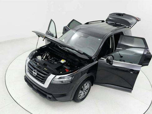Used 2025 Nissan Pathfinder SV AWD/4WD image 21