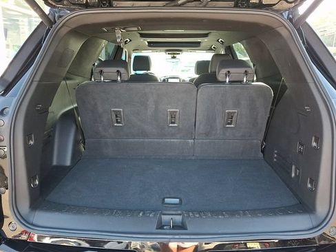 Used 2023 Chevrolet Traverse High Country AWD/4WD image 42
