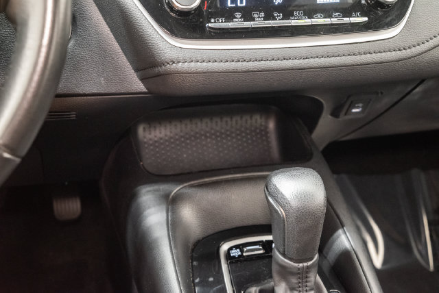 Used 2024 Toyota Corolla SE w/ Convenience Package FWD image 21