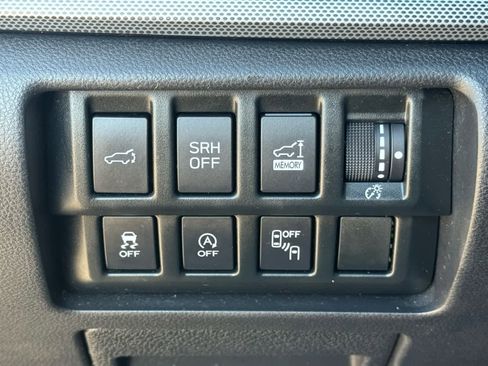 Used 2021 Subaru Forester Limited image 21