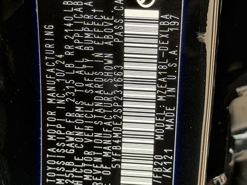 Used 2025 Toyota Corolla LE image 30