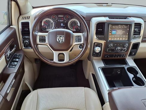 Used 2014 RAM 1500 Laramie w/ Convenience Group image 10