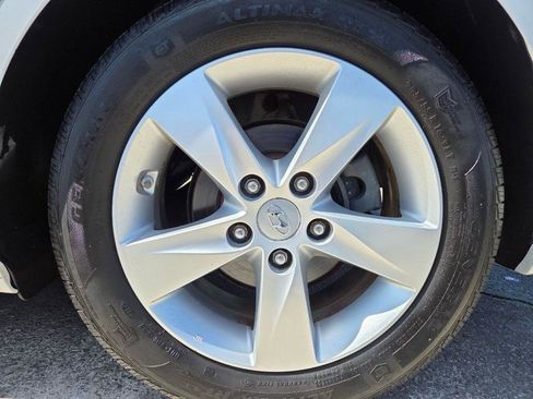 Used 2013 Hyundai Elantra GLS w/ Preferred Pkg FWD image 26