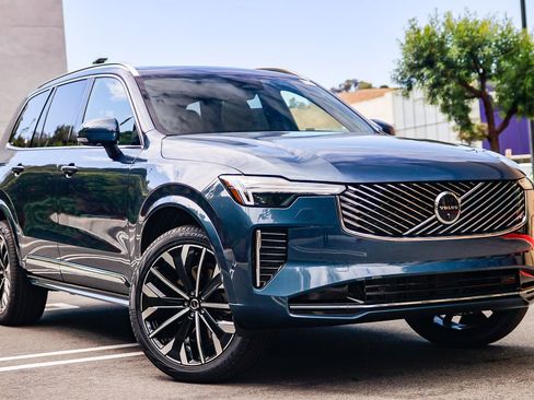 New 2026 Volvo XC90 B5 Plus w/ Protection Package AWD/4WD image 1