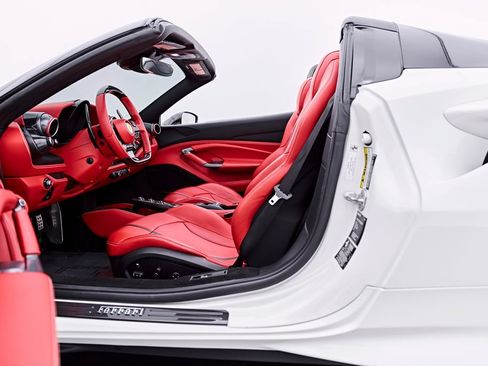 Used 2022 Ferrari F8 Tributo RWD image 41