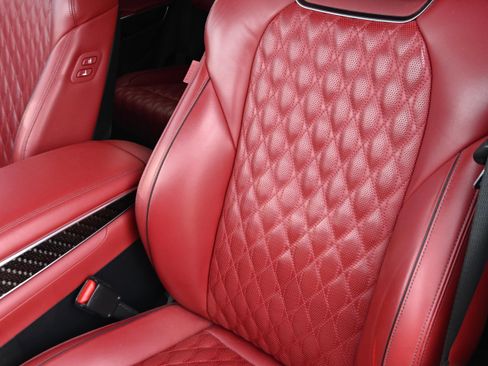 Used 2024 Genesis GV70 3.5T Sport w/ Sport Prestige Package image 10