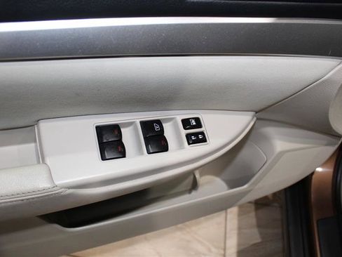 Used 2011 Subaru Outback 2.5i Premium image 21