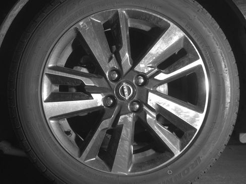 Used 2025 Nissan Versa SV image 12