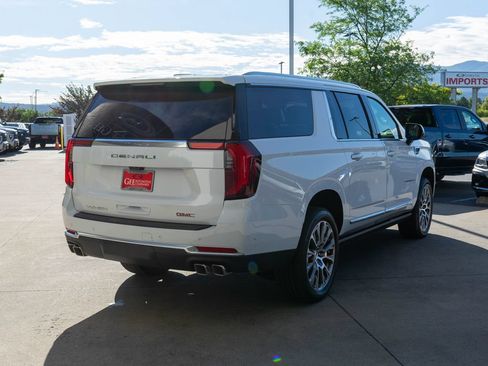 New 2026 GMC Yukon XL Denali w/ Denali Reserve Package AWD/4WD image 7