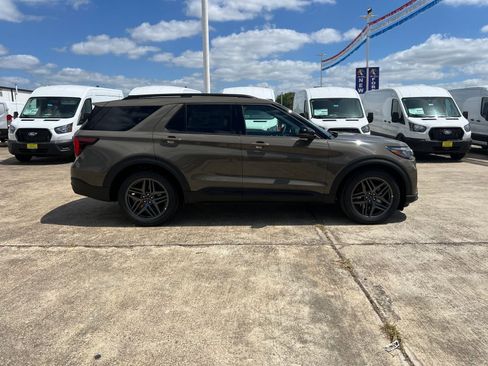 New 2026 Ford Explorer ST AWD/4WD image 2