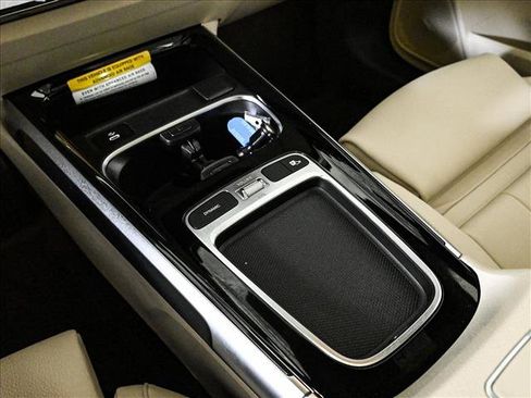 New 2026 Mercedes-Benz GLB 250 4MATIC image 13
