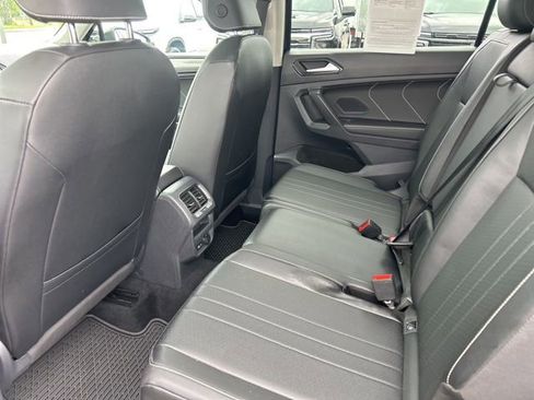 Used 2022 Volkswagen Tiguan SE FWD image 27