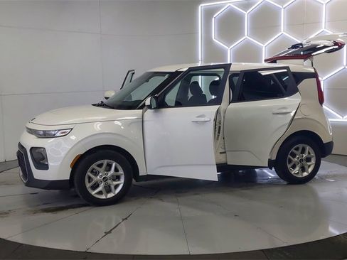Used 2021 Kia Soul S image 25