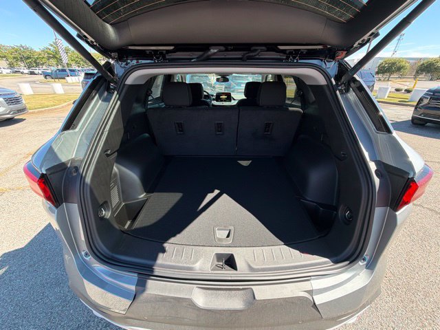 New 2026 Chevrolet Blazer LT w/ LPO, Black Sport Package FWD image 31