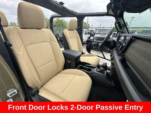 New 2026 Jeep Gladiator Willys AWD/4WD image 14