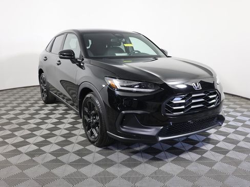 Used 2025 Honda HR-V Sport image 3