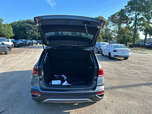 Used 2022 Volkswagen Taos SE FWD image 7