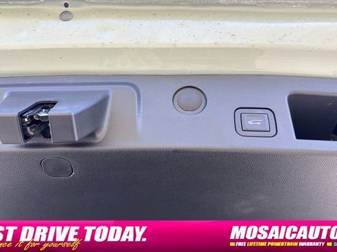 Used 2026 Chevrolet Equinox LT w/ Convenience Package II AWD/4WD image 21