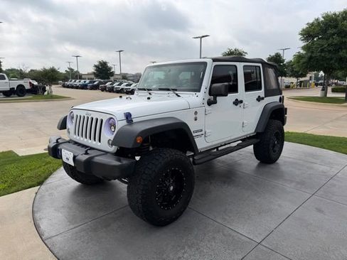 Used 2016 Jeep Wrangler Unlimited Sport AWD/4WD image 3