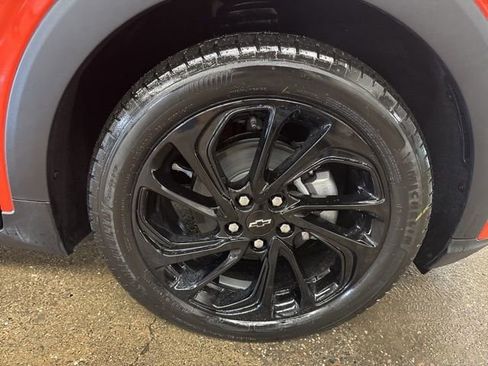 New 2027 Chevrolet Bolt RS w/ Technology Package FWD image 9