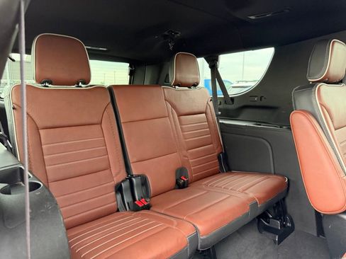 Used 2023 GMC Yukon XL Denali Ultimate AWD/4WD image 23