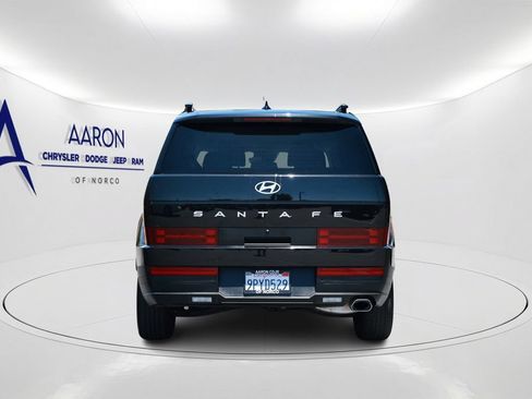 Used 2025 Hyundai Santa Fe SEL FWD image 5