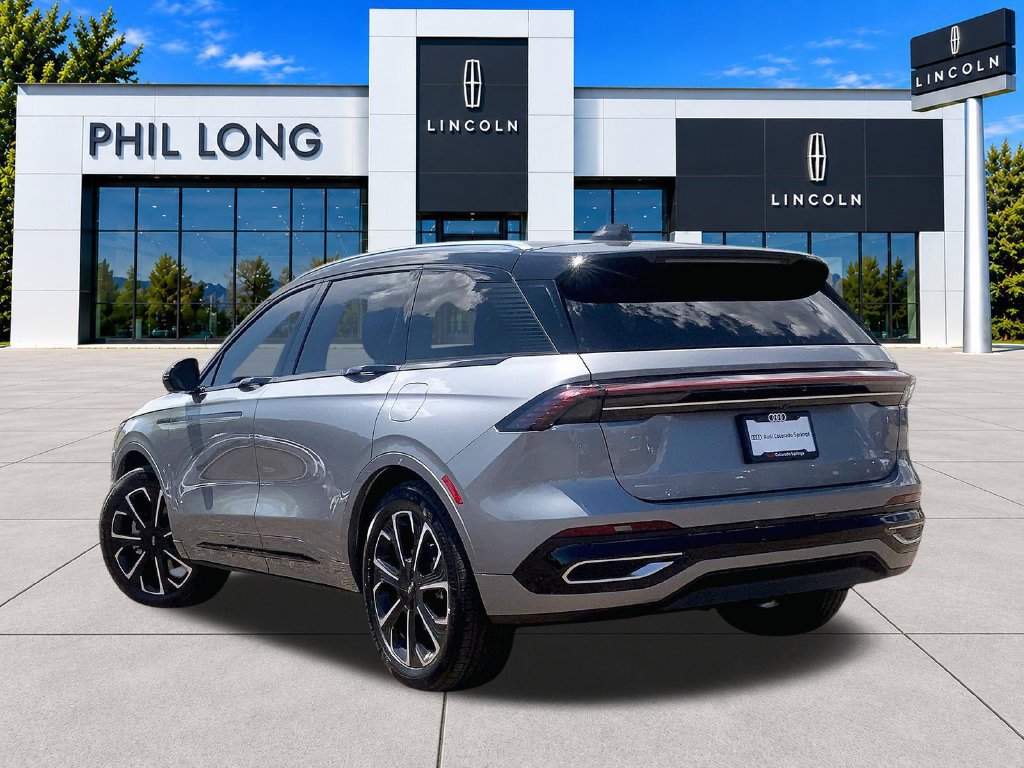 Used 2025 Lincoln Nautilus Reserve AWD/4WD image 11