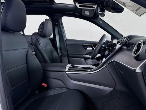 New 2026 Mercedes-Benz GLC 300 4MATIC image 6