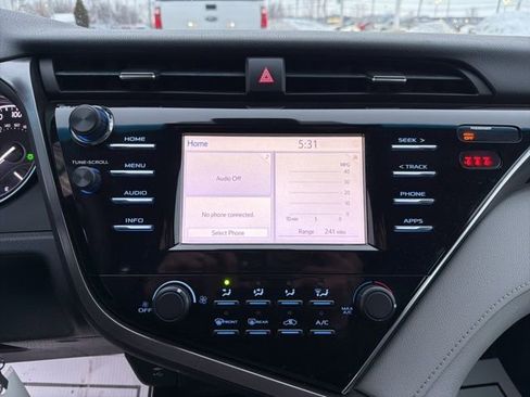 Certified 2018 Toyota Camry L image 20