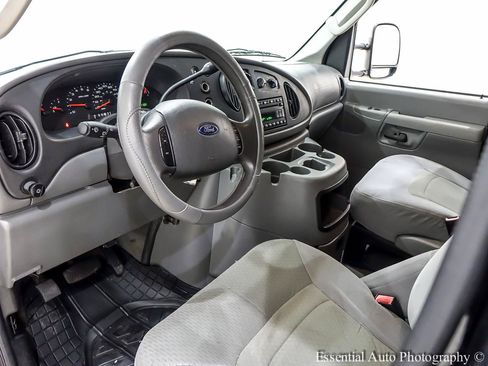 Used 2008 Ford E-350 and Econoline 350 Extended Wagon Super Duty RWD image 8