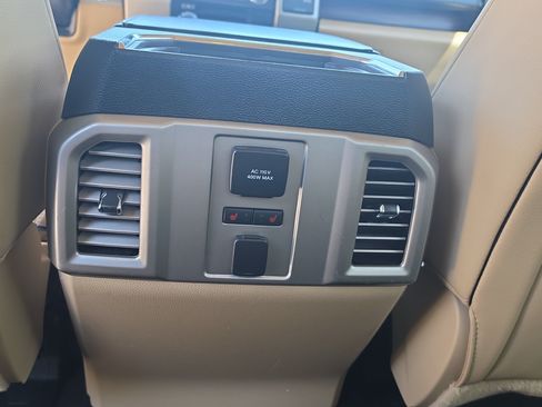 Used 2015 Ford F150 Lariat w/ Equipment Group 502A Luxury RWD image 21