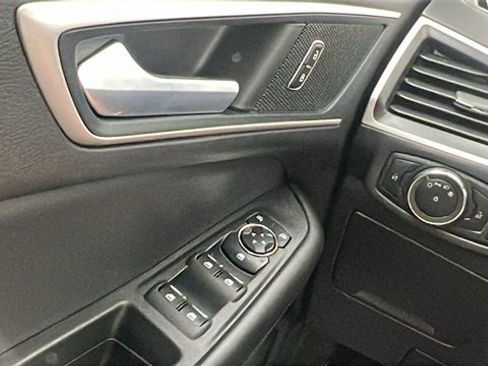 Certified 2024 Ford Edge SEL image 31