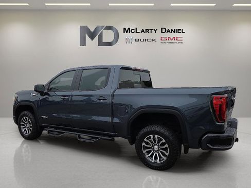 Used 2021 GMC Sierra 1500 AT4 w/ AT4 Value Package AWD/4WD image 4