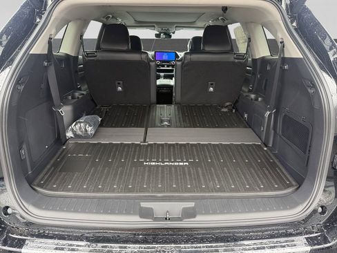New 2026 Toyota Highlander Platinum AWD/4WD image 19