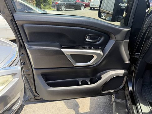 Used 2018 Nissan Titan PRO-4X AWD/4WD image 8