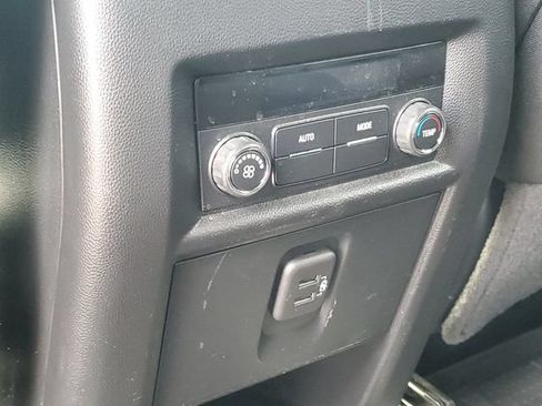 Certified 2023 Chevrolet Traverse LT FWD image 32
