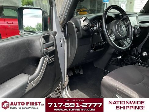 Used 2013 Jeep Wrangler Sport AWD/4WD image 6
