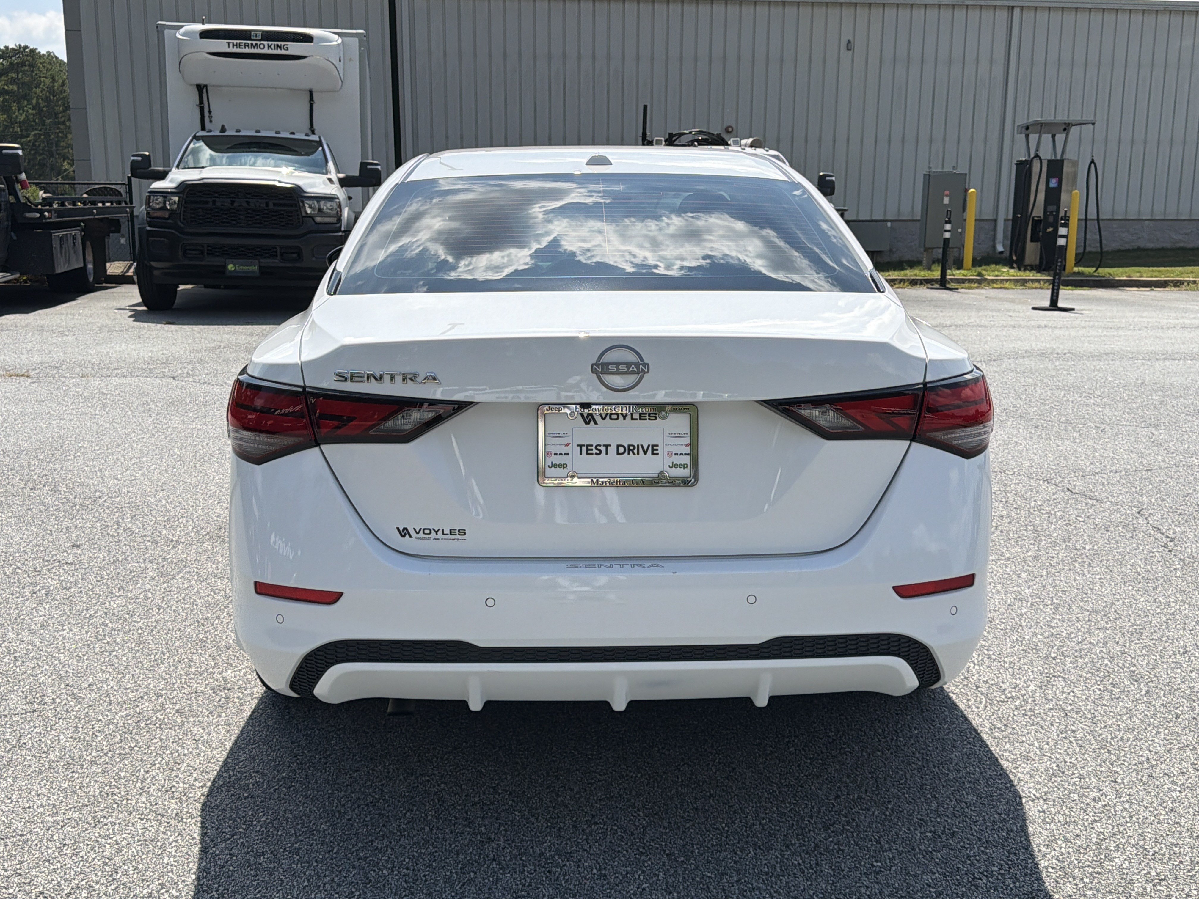 Used 2025 Nissan Sentra SV FWD image 7