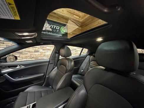 Used 2018 Kia Stinger GT2 AWD/4WD image 27