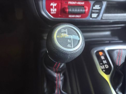 Used 2020 Jeep Gladiator Rubicon image 23