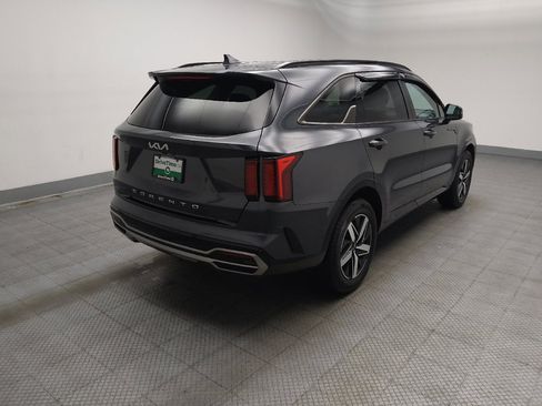 Used 2022 Kia Sorento S FWD image 9