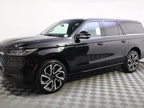 New 2026 Lincoln Navigator L Black Label AWD/4WD image 2