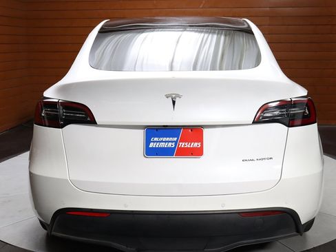 Used 2022 Tesla Model Y Long Range image 58