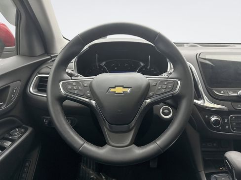 Used 2024 Chevrolet Equinox Premier image 12